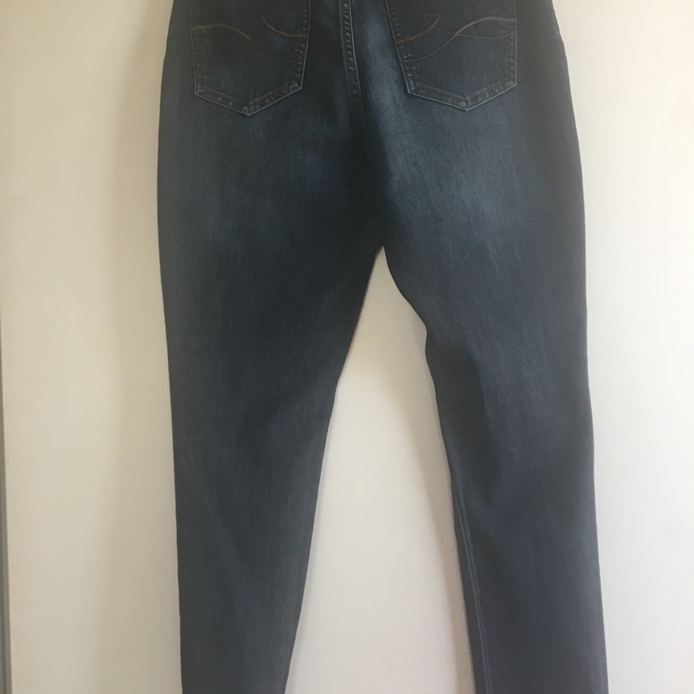 Jeans - Picture 2 of 3